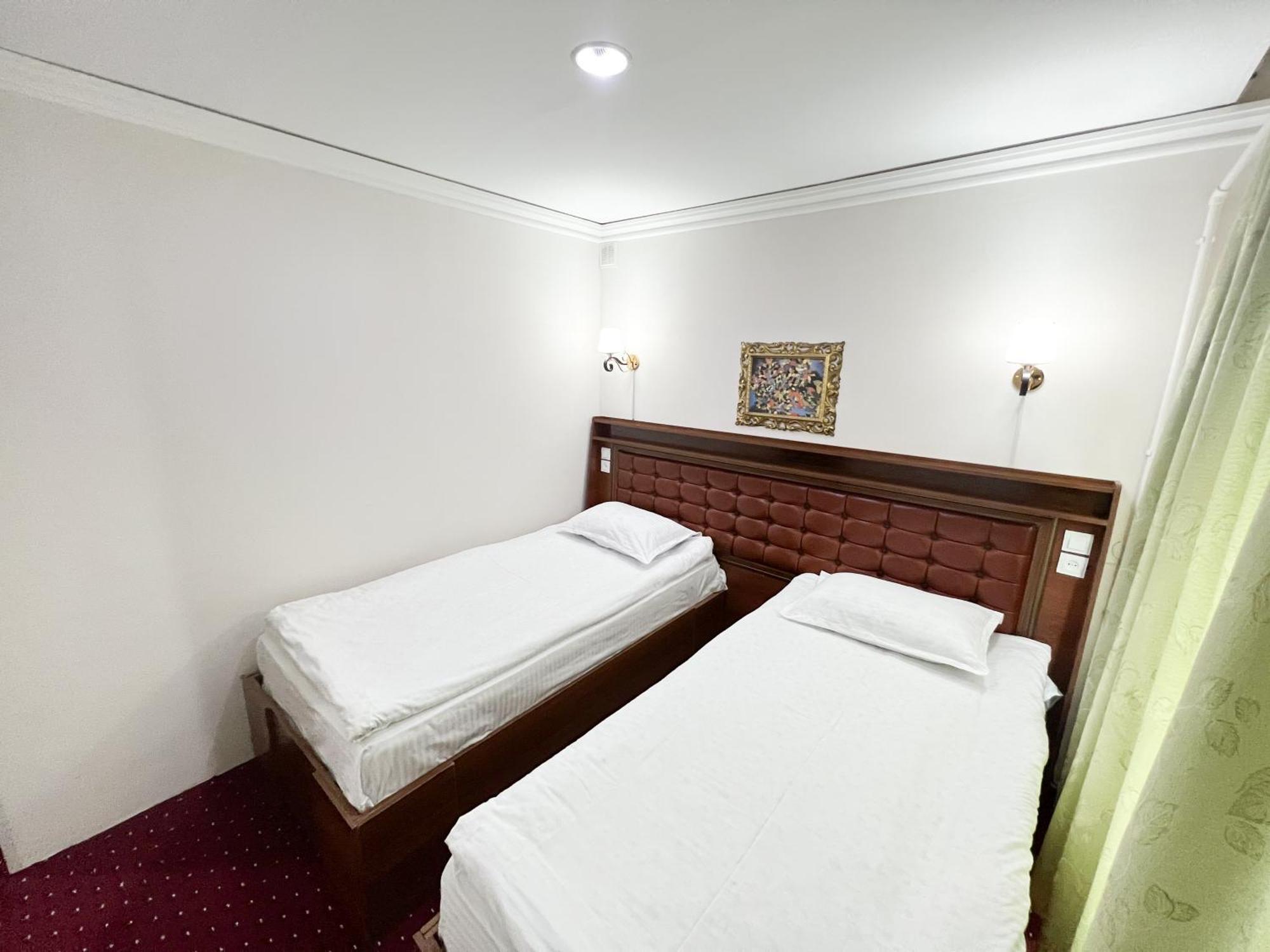 Hôtel Reikartz Ourguentch Extérieur photo