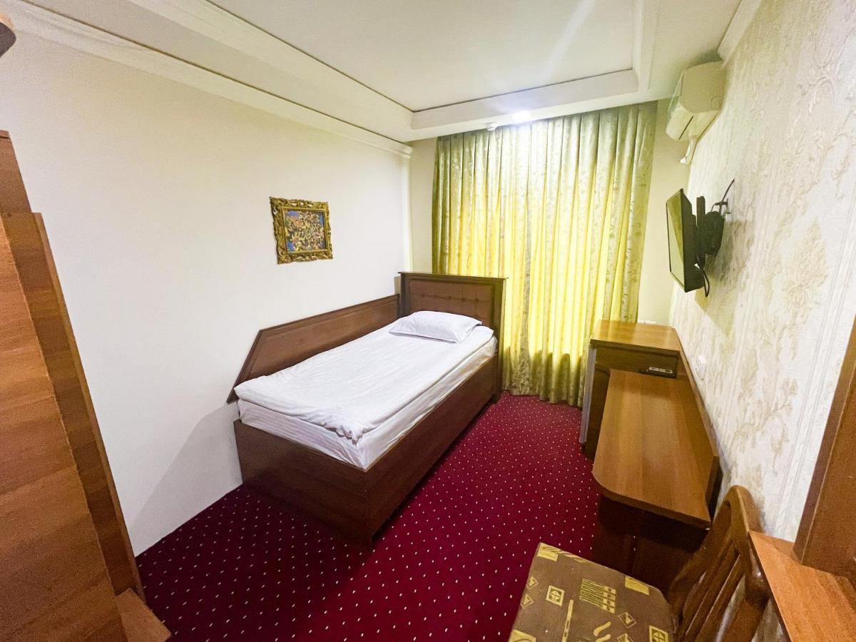 Hôtel Reikartz Ourguentch Extérieur photo